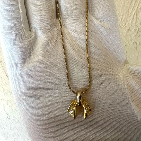 Christian Dior Crystal Bow Necklace - Picture 3 of 7